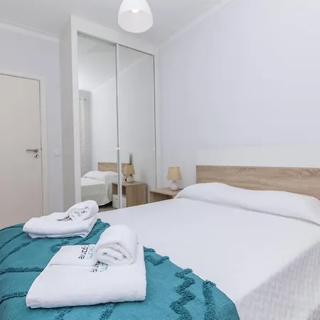 C09 - 3 Bed דירה פורטימאו