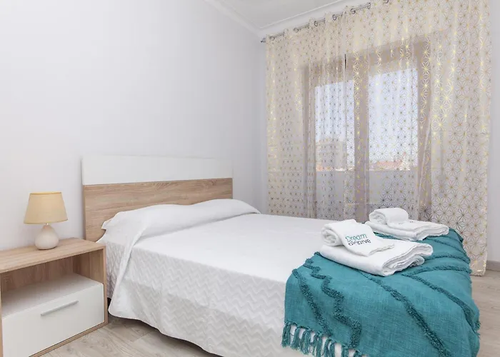 C09 - 3 Bed *