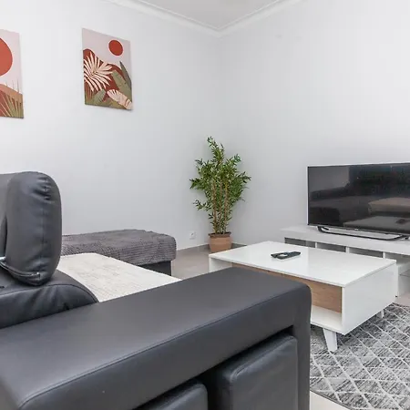 C09 - 3 Bed Apartamento *
